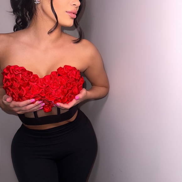 VS heart top. Perfect for date night ❤️ - Picture 2 of 2